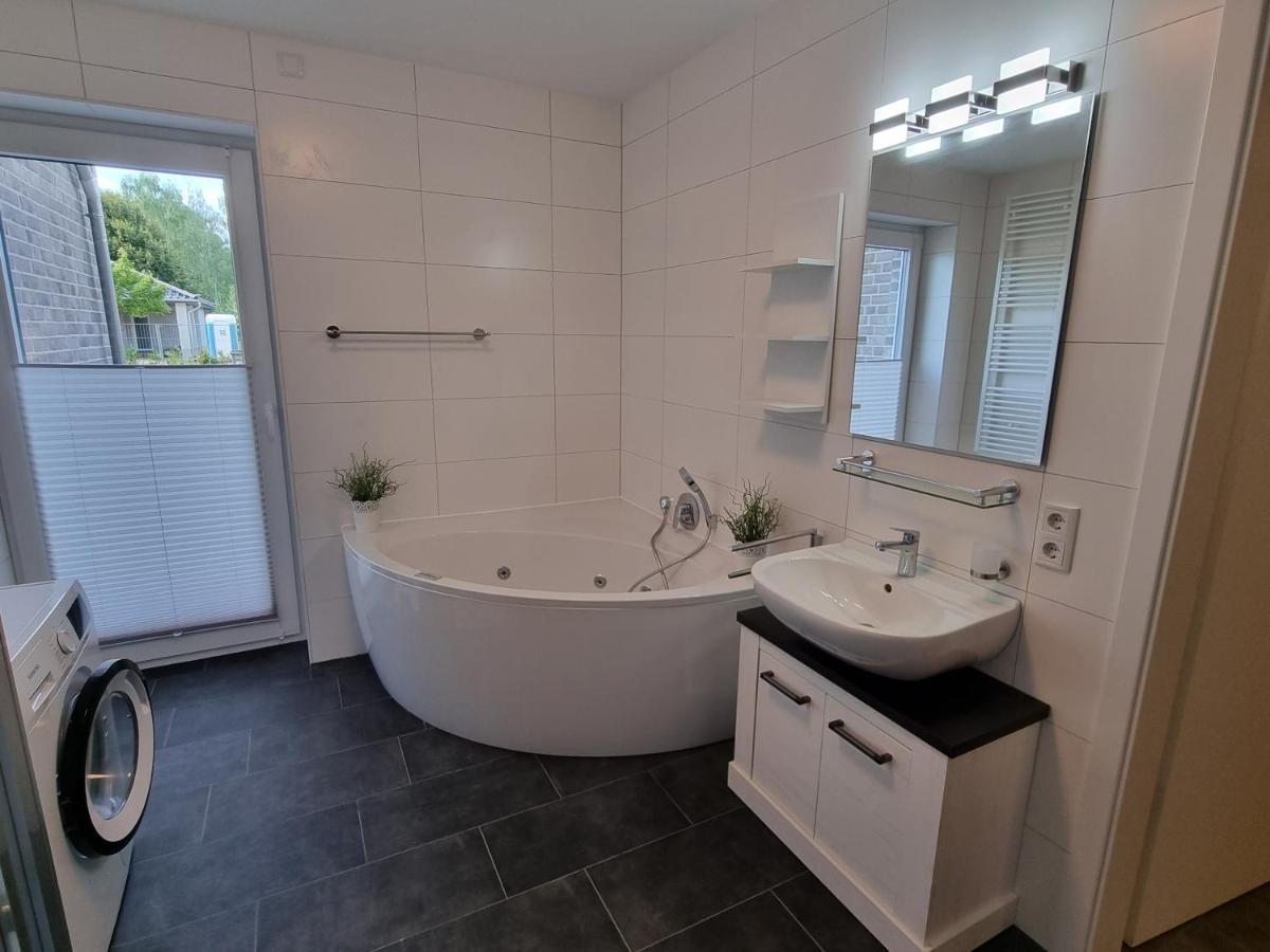 Park-Apartment Scharmuetzelsee Wohnung 1 เวนดิสช์รีทซ์ ภายนอก รูปภาพ